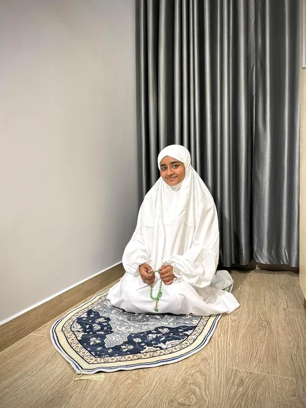 White_Crepe_Premium_Quality_Hijab_For_Women_,Namaz_Dress,