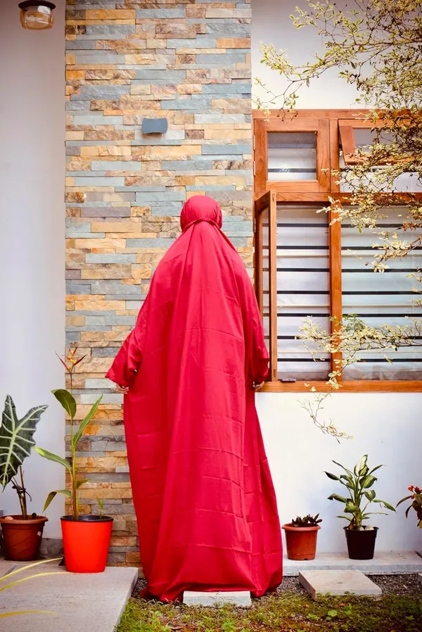 Red_Crepe_Islamic_Prayer_DressPremium_Quality_Hijab_For_Women