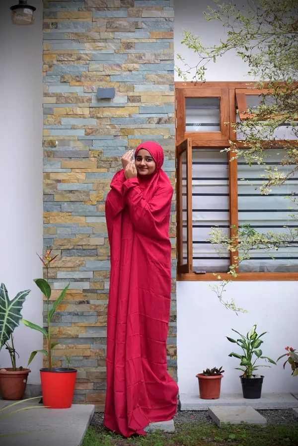 Red_Crepe_Islamic_Prayer_DressPremium_Quality_Hijab_For_Women