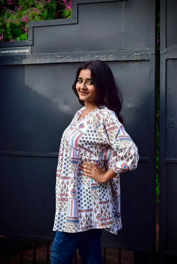 White_Delta_Premium_Quality_Kurti_For_Women