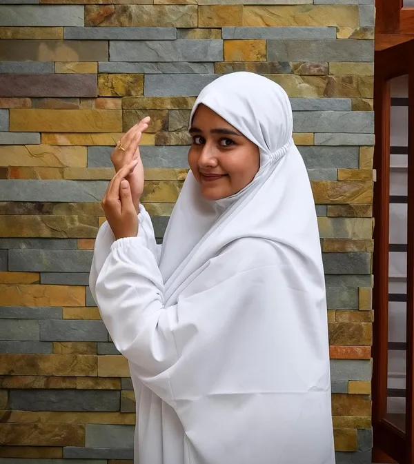 White_Crepe_Islamic_Prayer_Dress_Premium_Quality_Hijab_For_Women_NAMAZ_DRESS