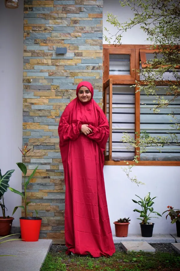 Red_Crepe_Premium_Quality_Hijab_For_Women_NAMAZ_DRESS