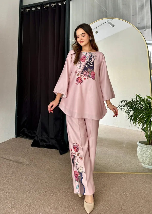 Women's_Pink_Floral_Print_Silk_Blend_Tunic_and_Trousers_Set
