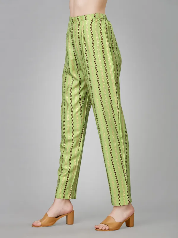 Green_&_Parrot_Kurta_Pant_Set_For_Women