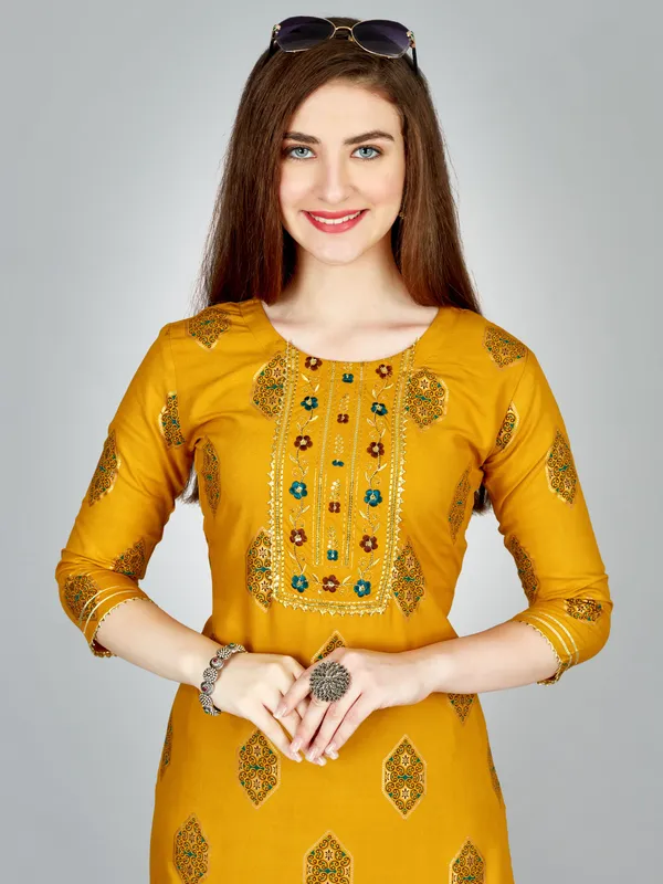 Yellow_Kurta_Pant_Set_For_Women