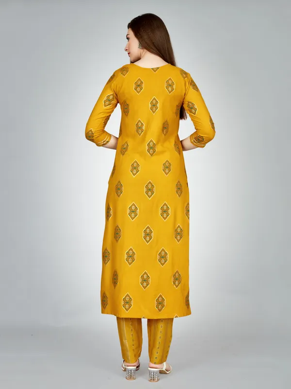 Yellow_Kurta_Pant_Set_For_Women