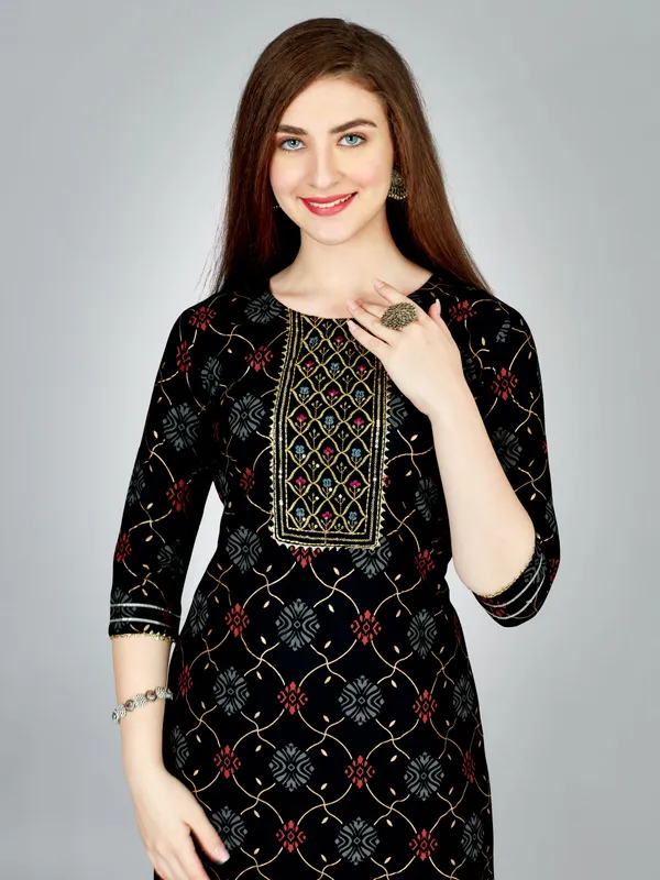Black_Kurta_Pant_Set_For_Women