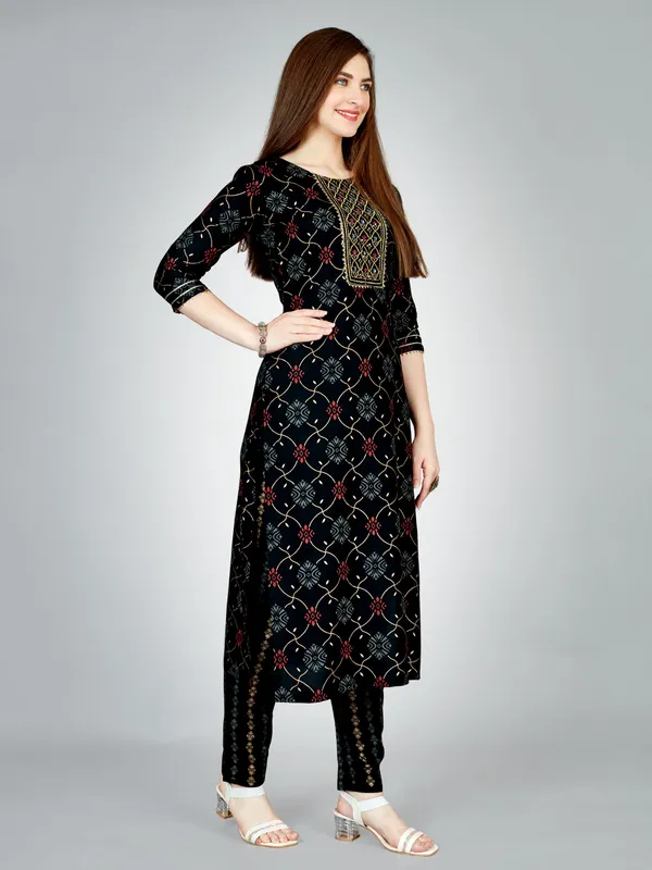 Black_Kurta_Pant_Set_For_Women