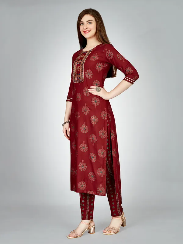 Maroon_Kurta_Pant_Set_For_Women