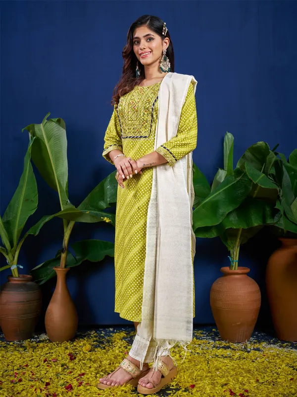 Green_&_Parrot_Kurta_Pant_Dupatta_Set_For_Women