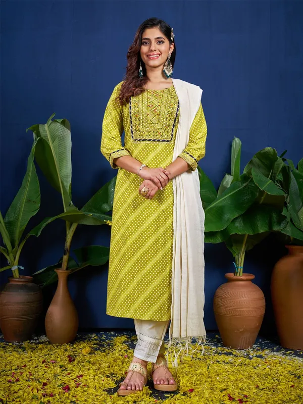 Green_&_Parrot_Kurta_Pant_Dupatta_Set_For_Women