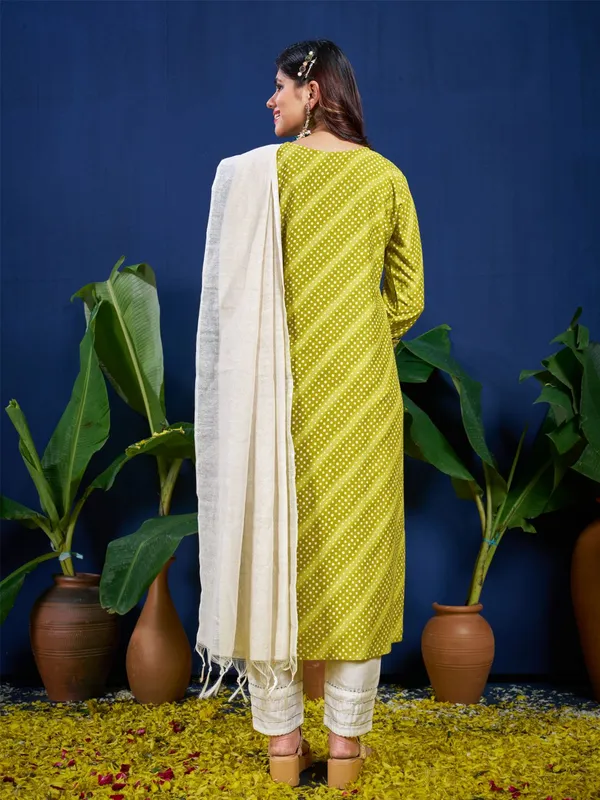 Green_&_Parrot_Kurta_Pant_Dupatta_Set_For_Women