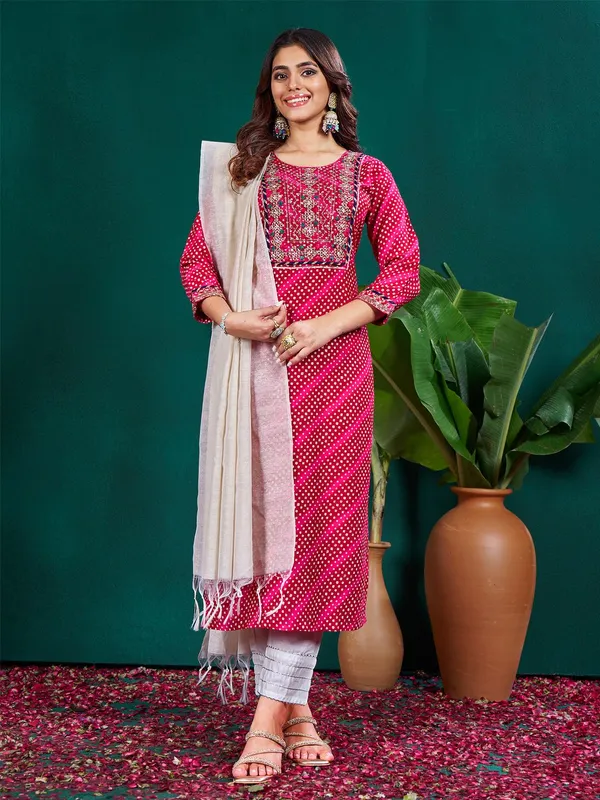 Pink_&_Rani_Kurta_Pant_Dupatta_Set_For_Women