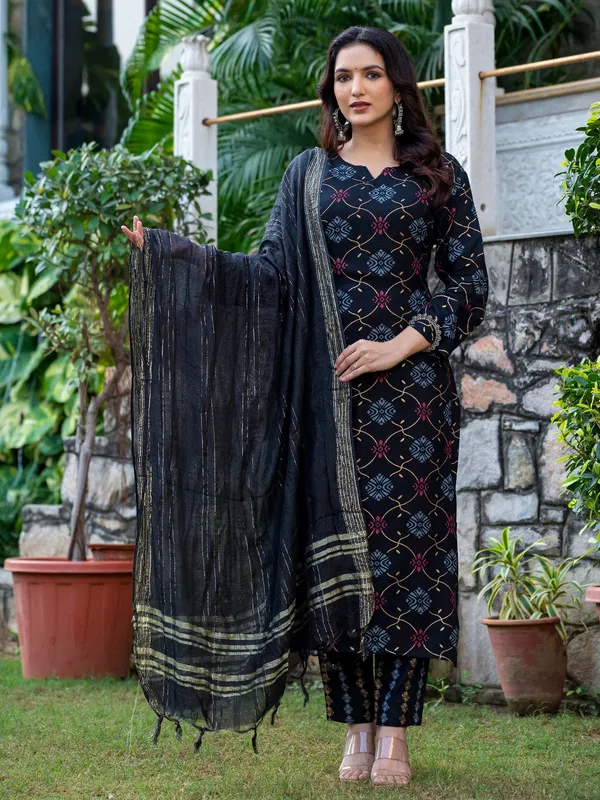 Black_Kurta_Pant_Dupatta_Set_For_Women