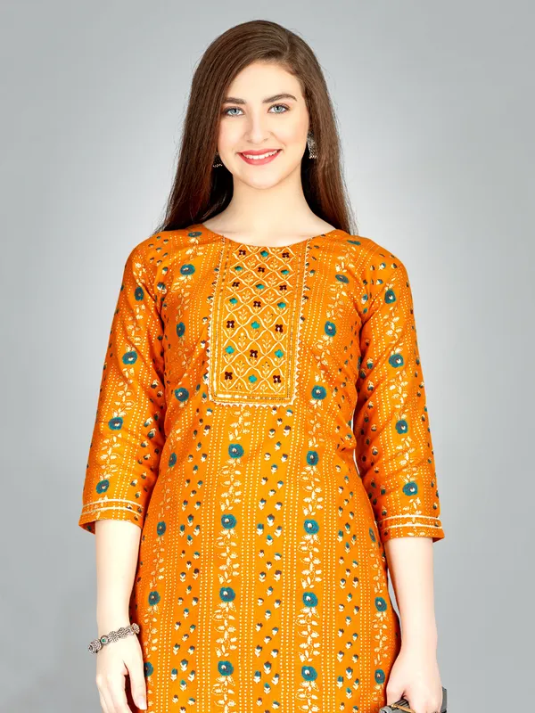 Yellow_&_Golden_Kurta_Pant_Set_For_Women