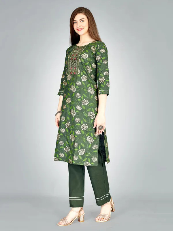 Dark_Green_Kurta_Pant_Set_For_Women