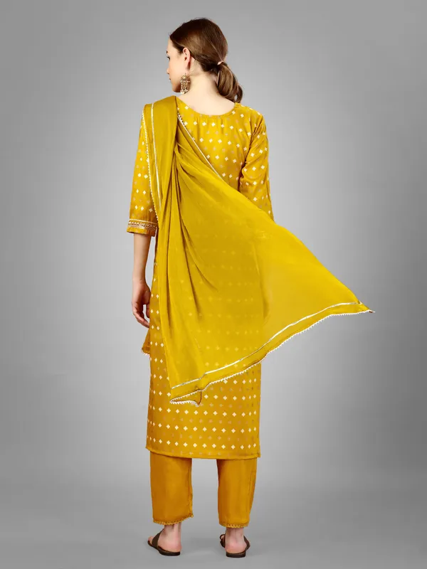 Gold_&_Golden_Kurta_Pant_Dupatta_Set_For_Women