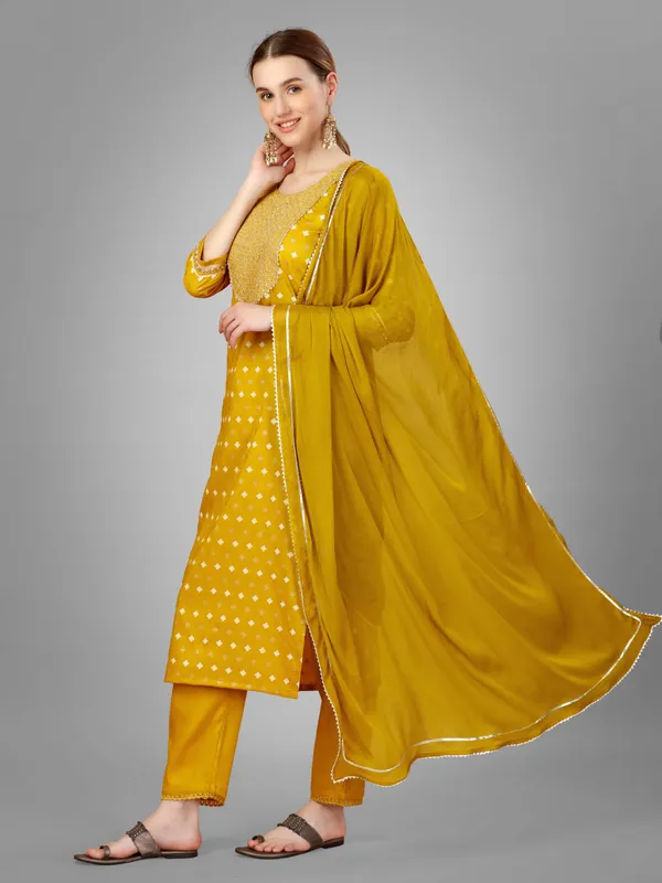 Gold_&_Golden_Kurta_Pant_Dupatta_Set_For_Women