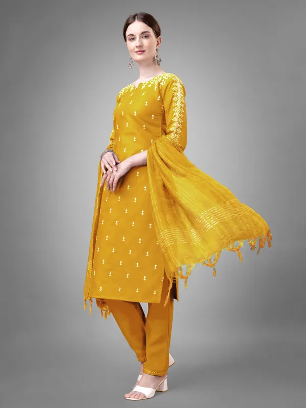 Yellow_Kurta_Pant_Dupatta_Set_For_Women