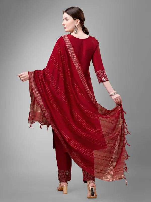 Maroon_Kurta_Pant_Dupatta_Set_For_Women
