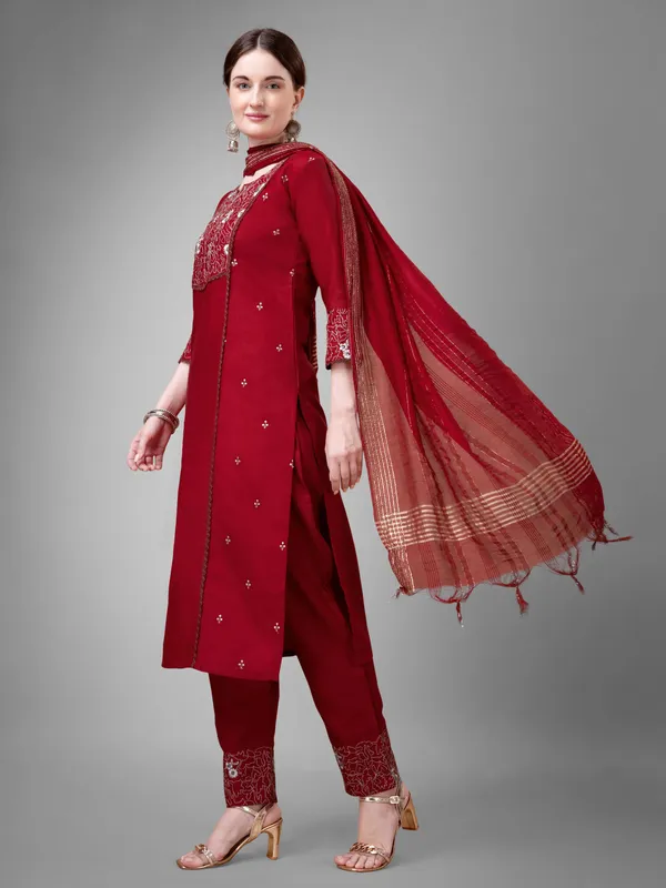 Maroon_Kurta_Pant_Dupatta_Set_For_Women