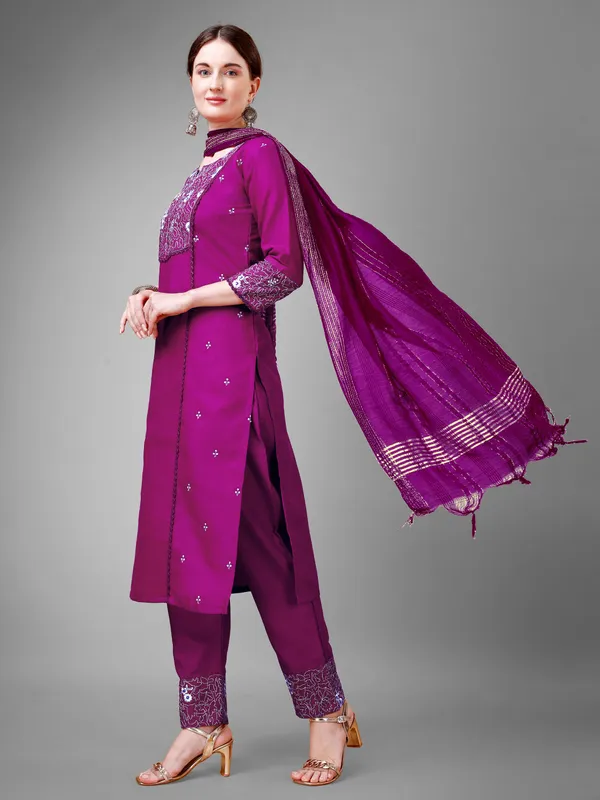 Purple_Kurta_Pant_Dupatta_Set_For_Women