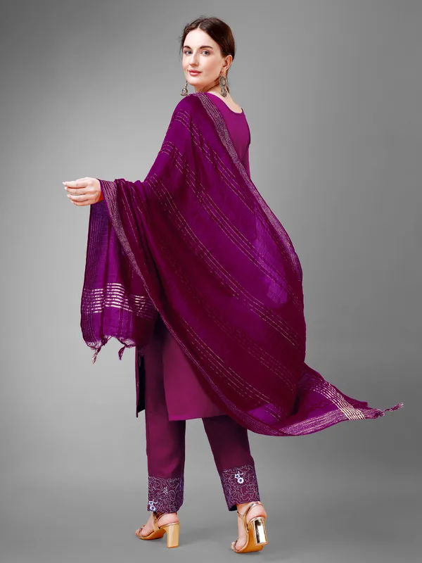 Purple_Kurta_Pant_Dupatta_Set_For_Women