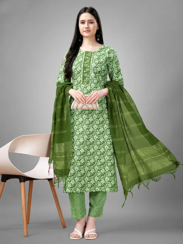 Green_Kurta_Pant_Dupatta_Set_For_Women