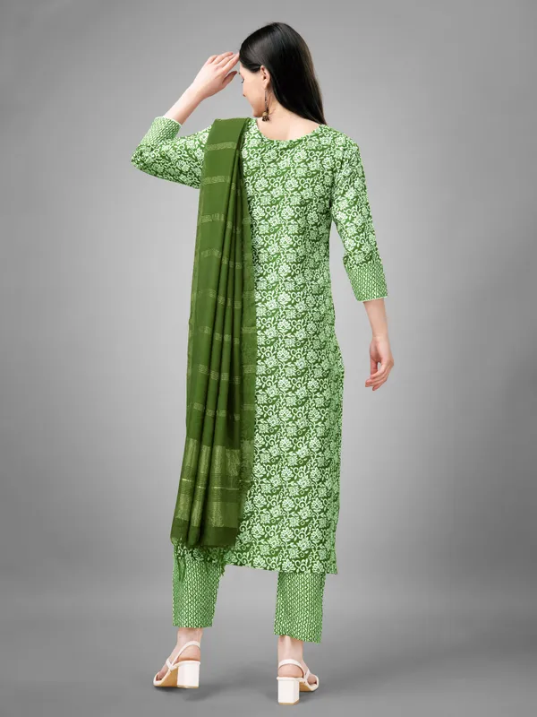 Green_Kurta_Pant_Dupatta_Set_For_Women