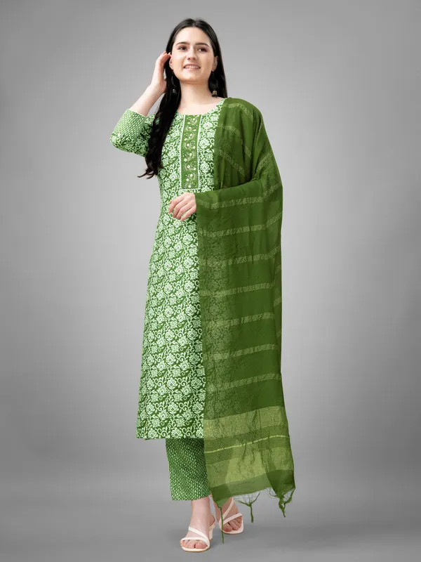 Green_Kurta_Pant_Dupatta_Set_For_Women