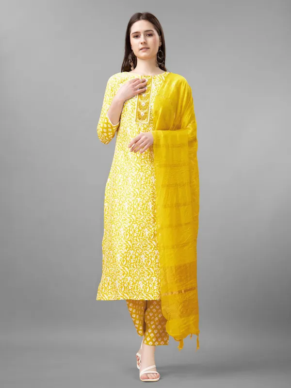 Yellow_Kurta_Pant_Dupatta_Set_For_Women