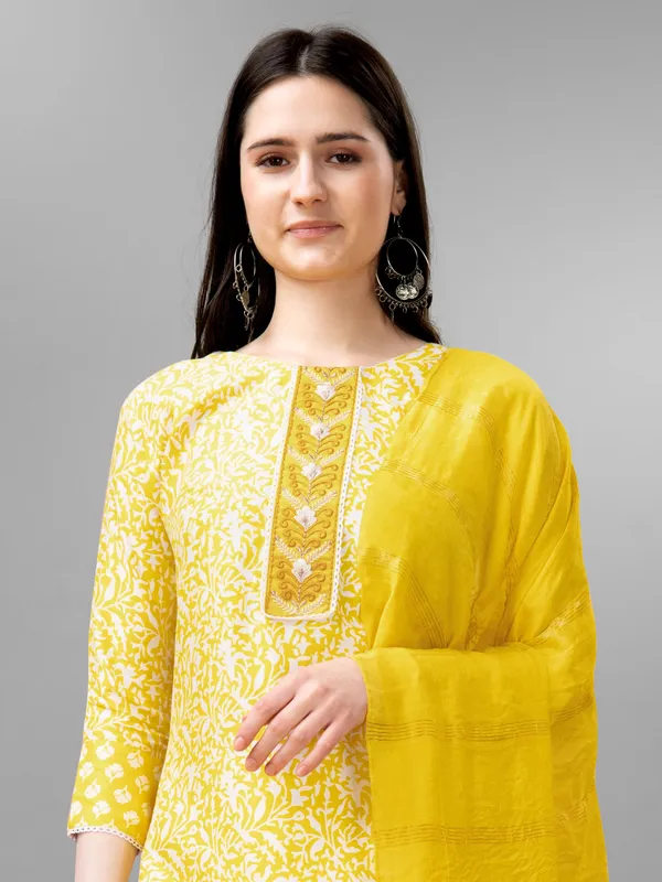 Yellow_Kurta_Pant_Dupatta_Set_For_Women