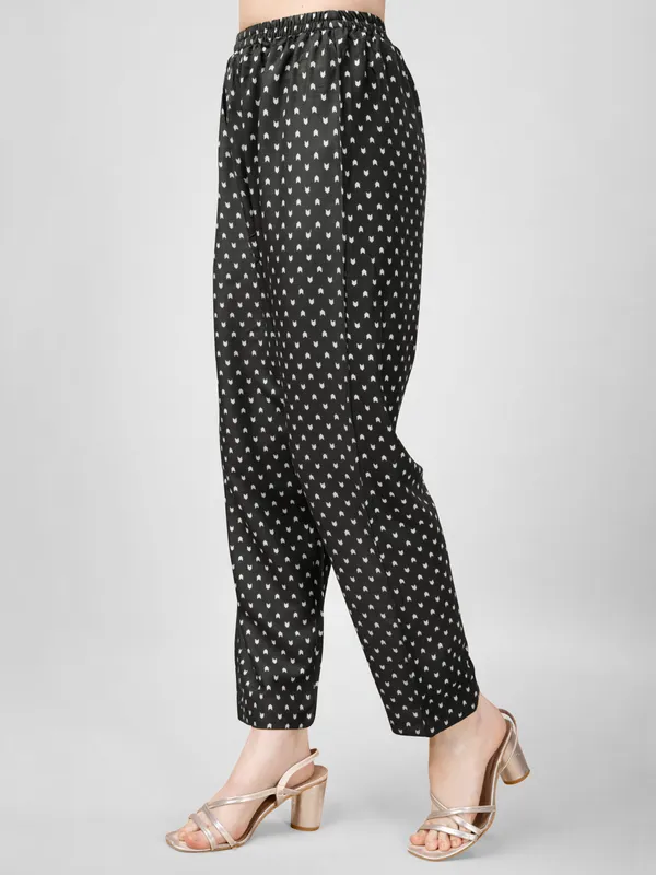 Black_Kurta_Pant_Dupatta_Set_For_Women