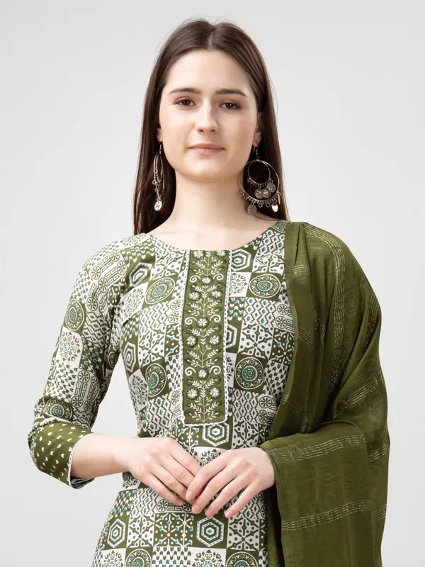 Green_&_Mehendi_Kurta_Pant_Dupatta_Set_For_Women