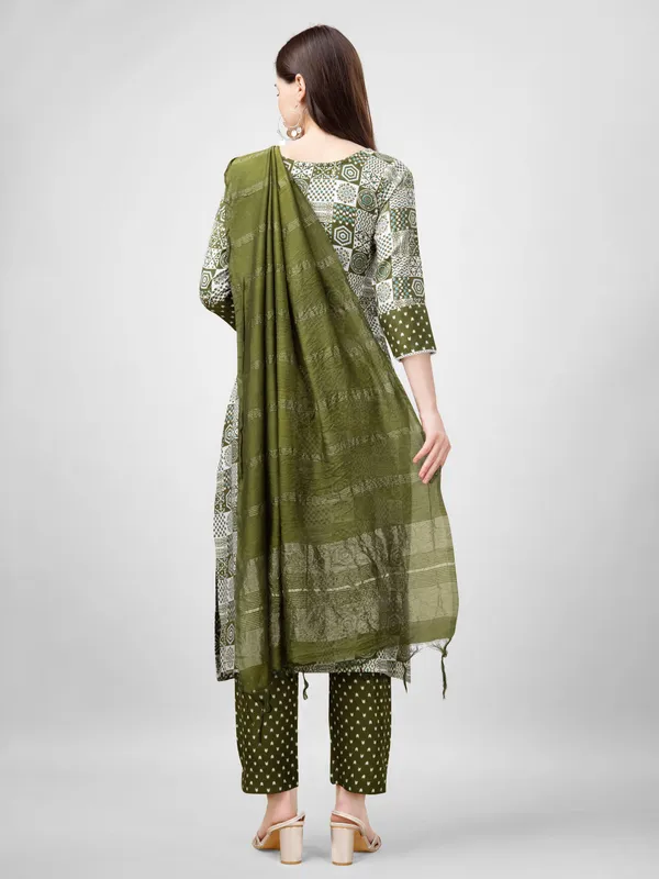 Green_&_Mehendi_Kurta_Pant_Dupatta_Set_For_Women