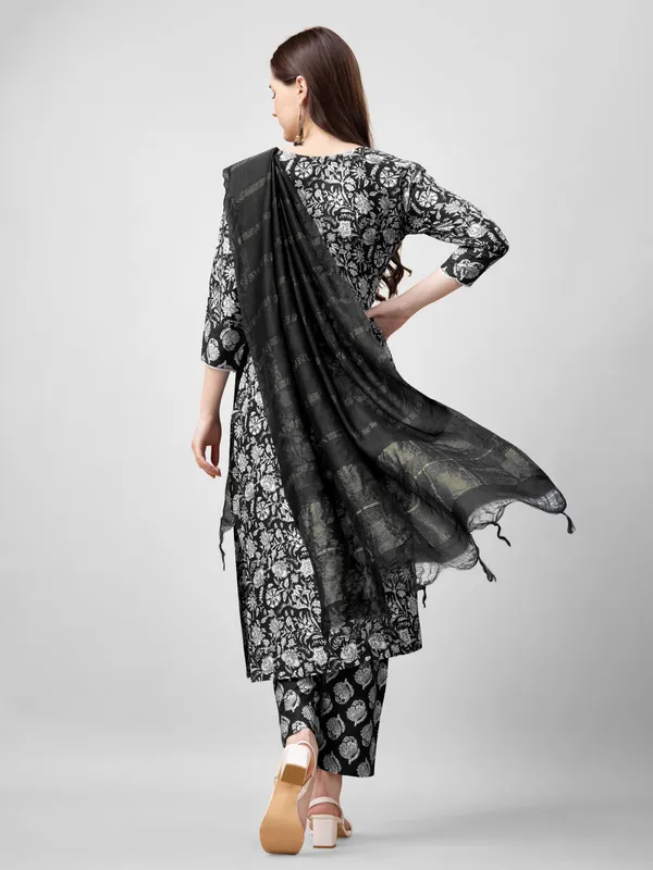 Black_Kurta_Pant_Dupatta_Set_For_Women