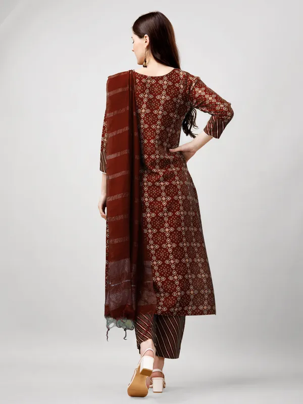Maroon_Kurta_Pant_Dupatta_Set_For_Women