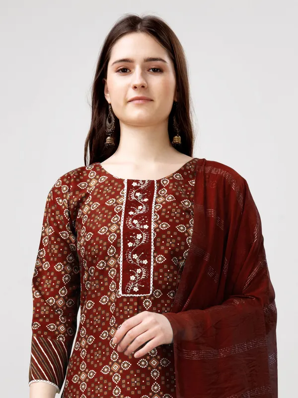 Maroon_Kurta_Pant_Dupatta_Set_For_Women