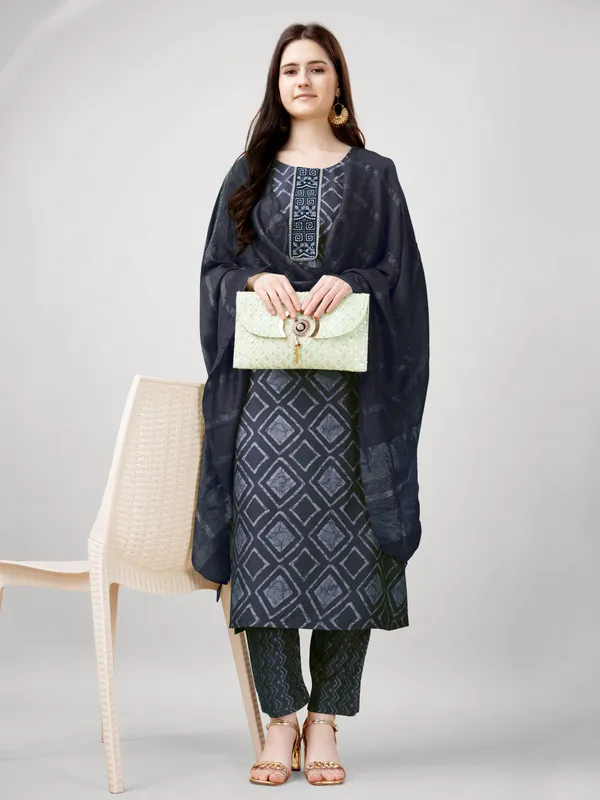 Grey_&_Gray_Kurta_Pant_Dupatta_Set_For_Women