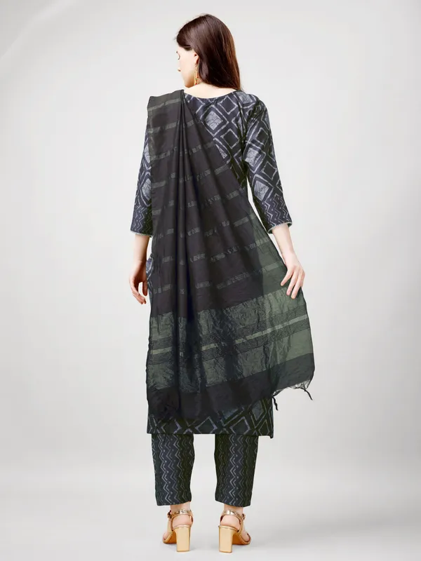 Grey_&_Gray_Kurta_Pant_Dupatta_Set_For_Women