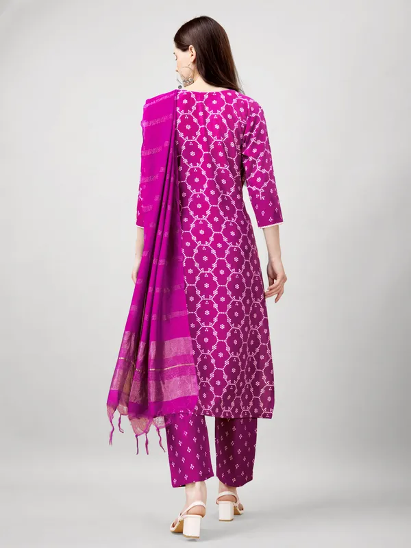 Pink_Kurta_Pant_Dupatta_Set_For_Women