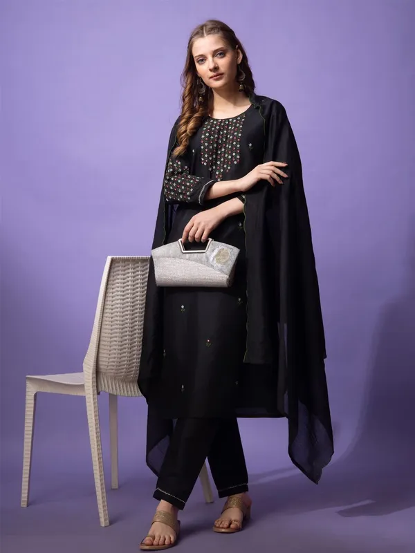 Black_Kurta_Pant_Dupatta_Set_For_Women
