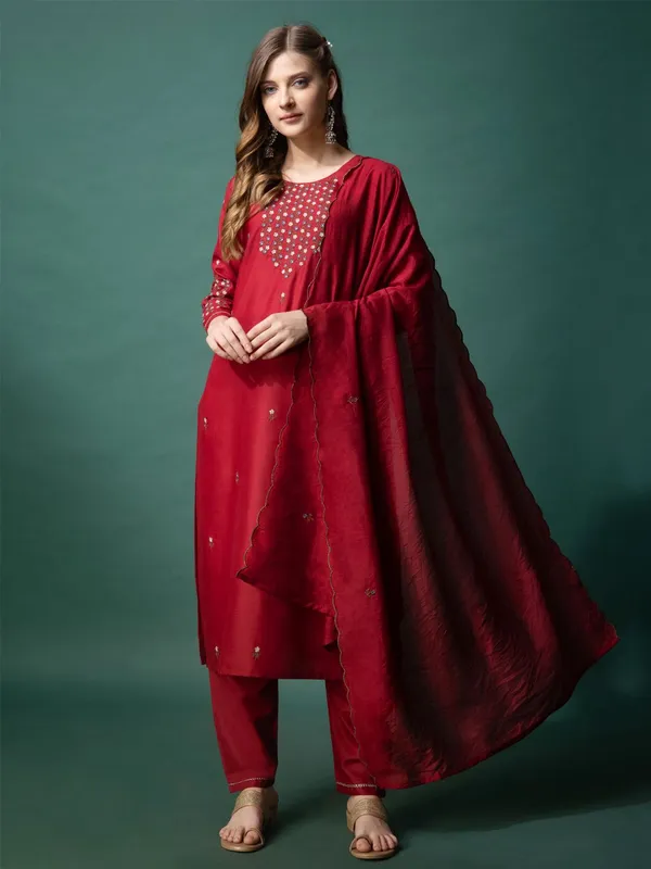 Maroon_Kurta_Pant_Dupatta_Set_For_Women