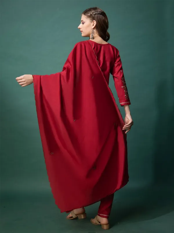 Maroon_Kurta_Pant_Dupatta_Set_For_Women