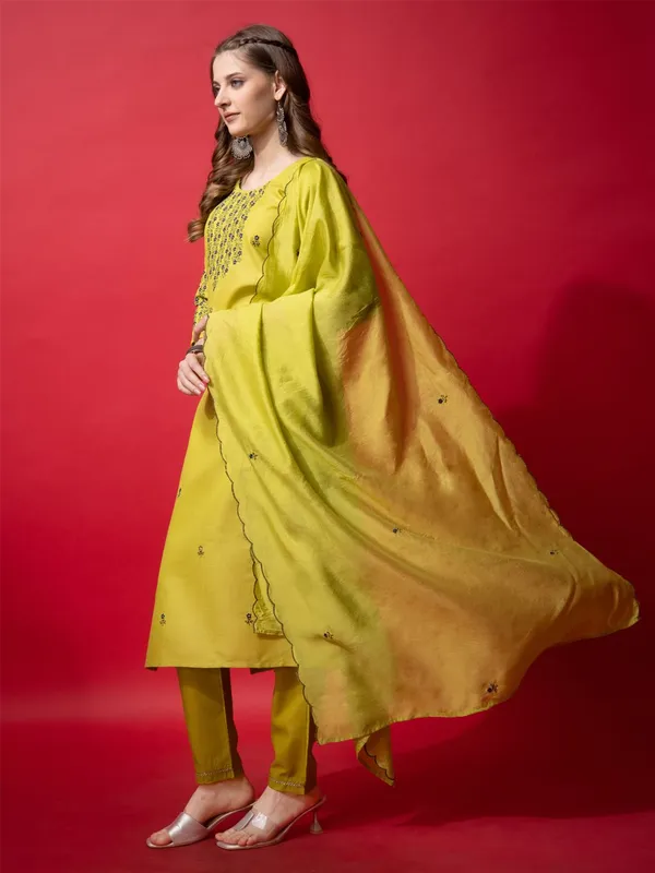 Green_&_Parrot_Kurta_Pant_Dupatta_Set_For_Women