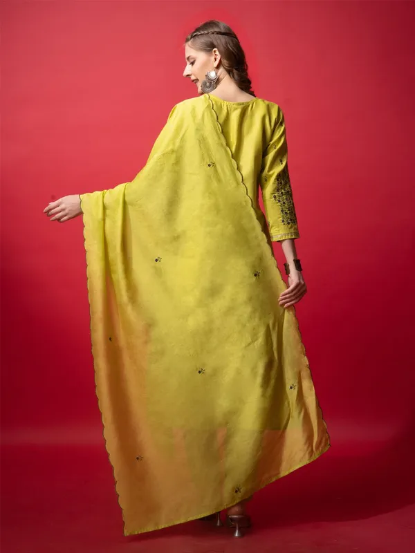Green_&_Parrot_Kurta_Pant_Dupatta_Set_For_Women