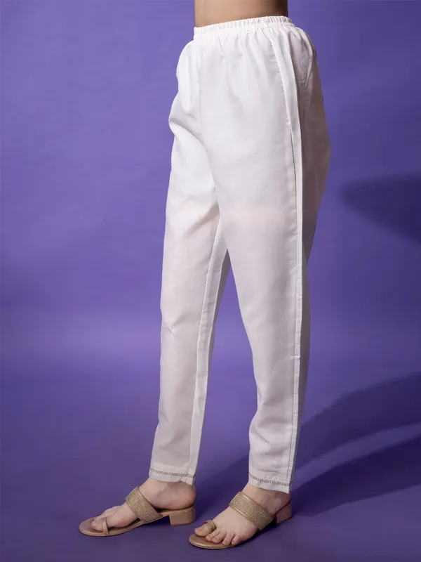 White_Kurta_Pant_Dupatta_Set_For_Women