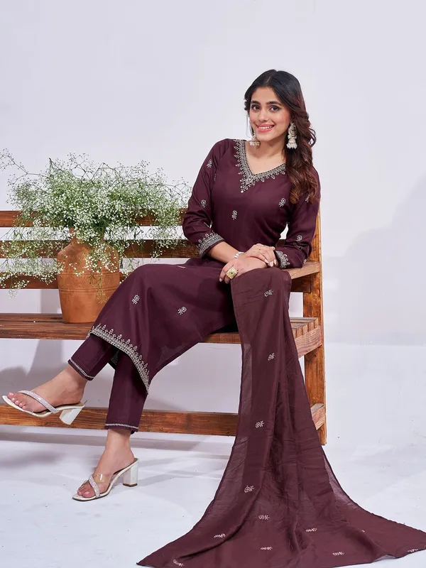 Brown_&_Coffee_Kurti_Pant_Dupatta_Set_For_Women
