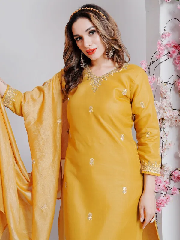 Yellow_&_Golden_Kurti_Pant_Dupatta_Set_For_Women