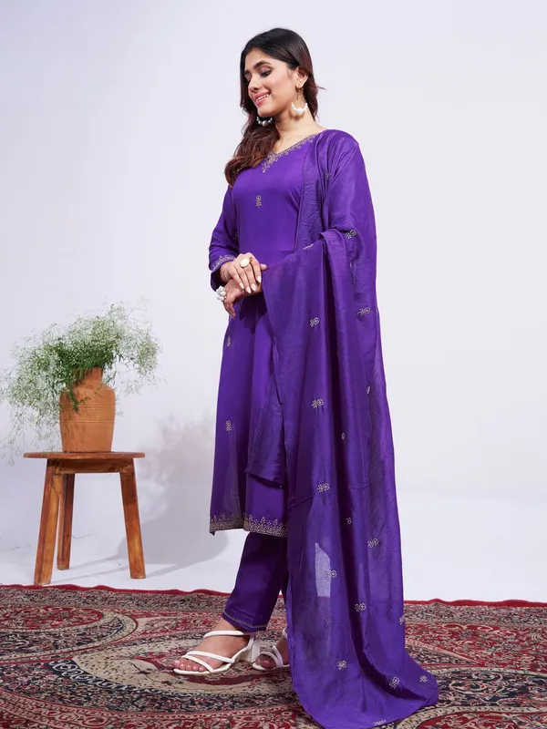 Purple_&_Jamun_Kurti_Pant_Dupatta_Set_For_Women